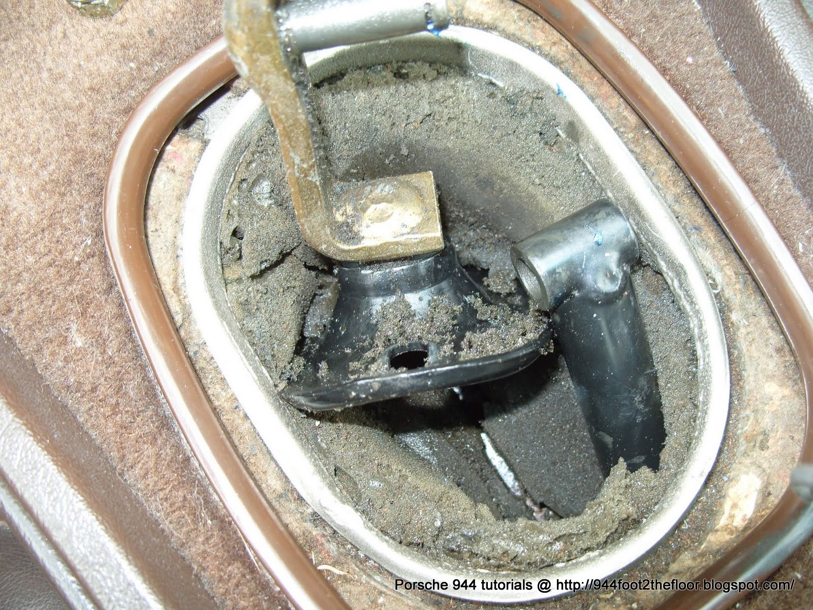 944 Foot To The Floor How to remove and replace a worn gear shifter